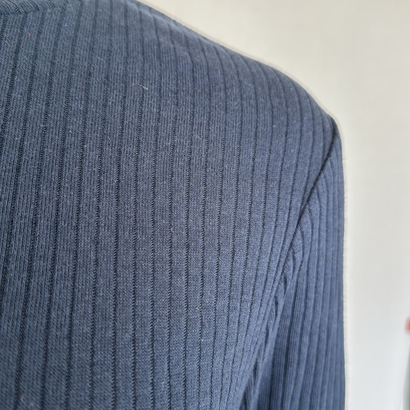 💖 2/$25 Roxy Long Sleeve Mock Neck Crop Top - Picture 3 of 5